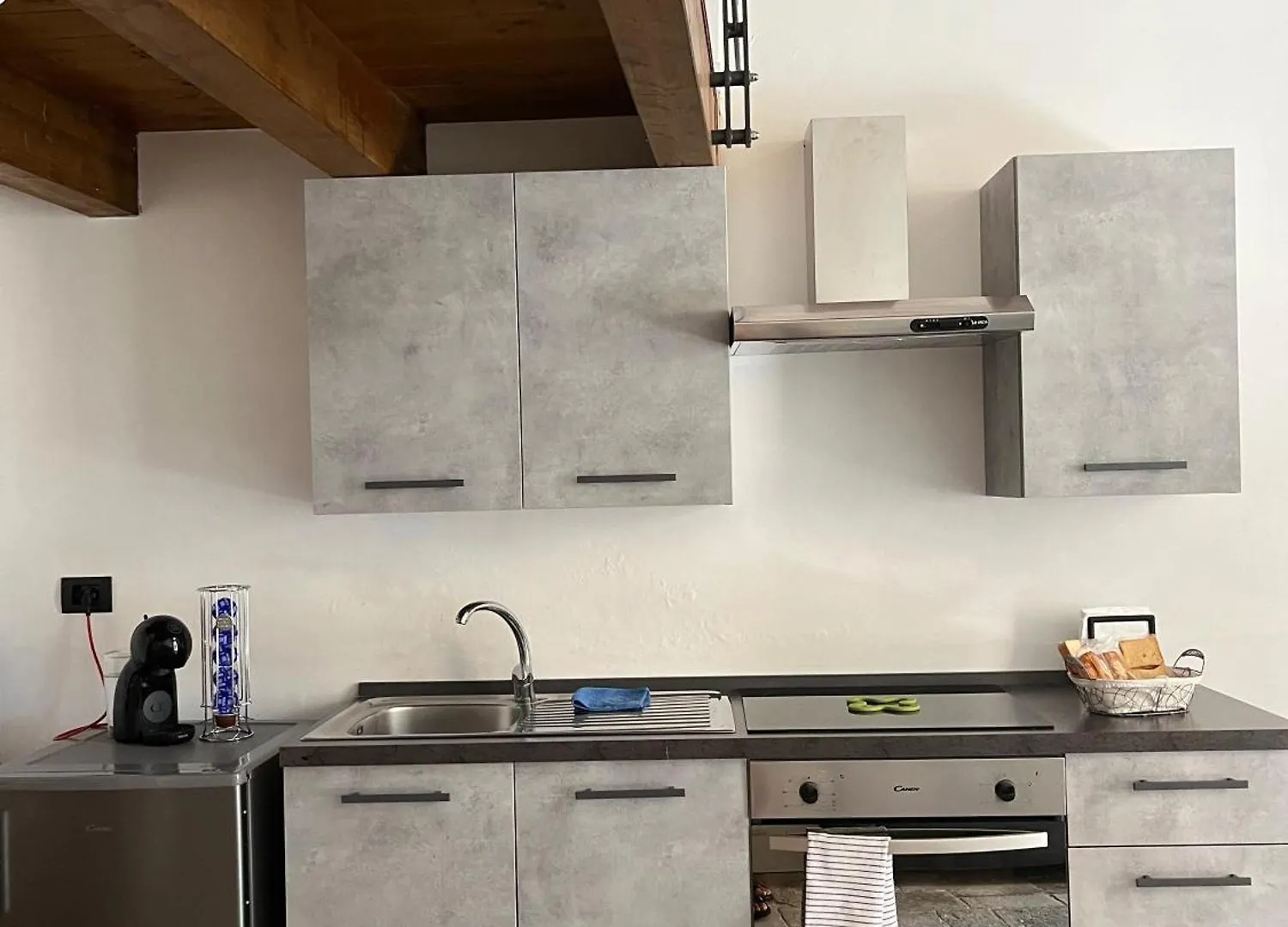 Ground Stone Apartment Bari 0*,  Italy