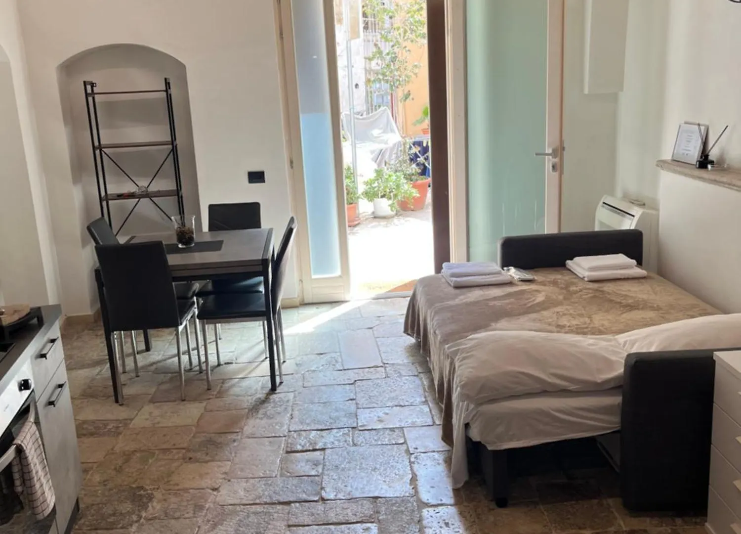 Ground Stone Apartment Bari